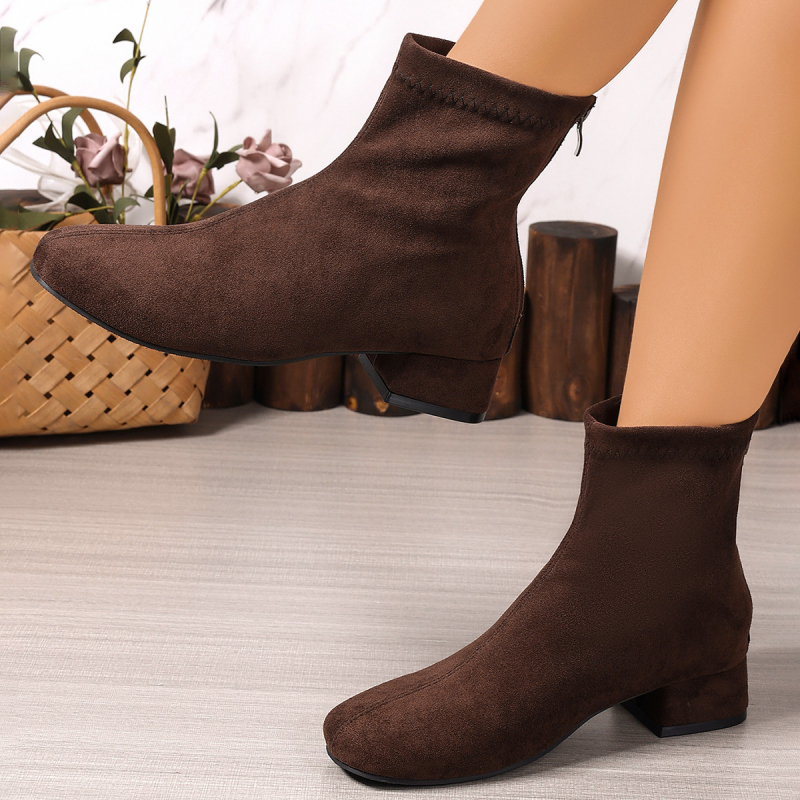 Retro női velúr bokacsizma középmagas sarokkal, kerek orrú, rövid szárú, hátul cipzár