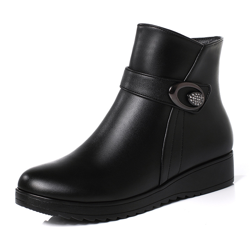 Női rövid csizma alacsony sarokkal, vízálló csúszásmentes gumi talp, mikroszálas felsőrész, oldalsó cipzár, kerek orr, őszi-téli szezonra