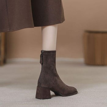 Női Martin csizma hátul cipzárral, kerek orr, alacsony szár, középmagas sarkú, fleece bélés