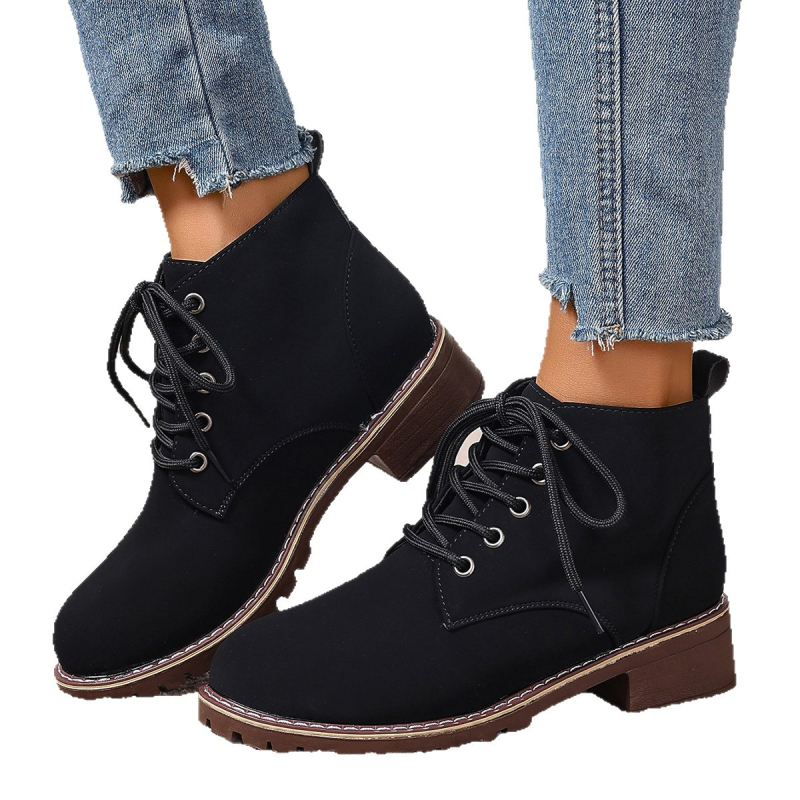 Női PU Martin csizmák elől fűzős, kerek orr, gumírozott talp, középmagas sarok 3–5 cm