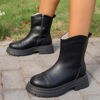 Női Martin csizma vastag talppal, patent bőr felsőrész, gumírozott talp, oldalsó cipzár, kerek orr