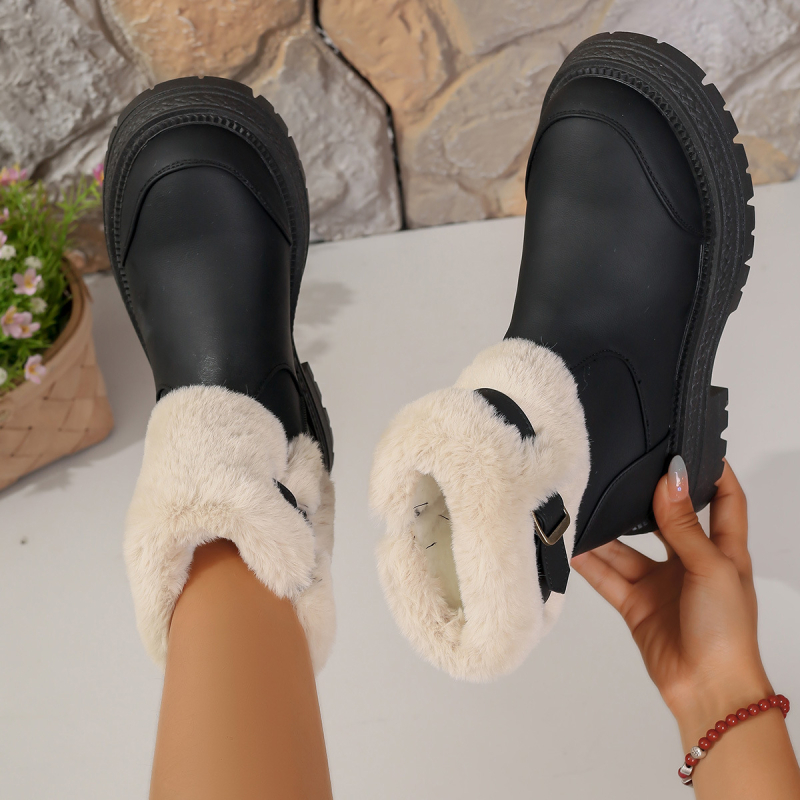 Női Martin csizma vastag talppal, patent bőr felsőrész, gumírozott talp, oldalsó cipzár, kerek orr