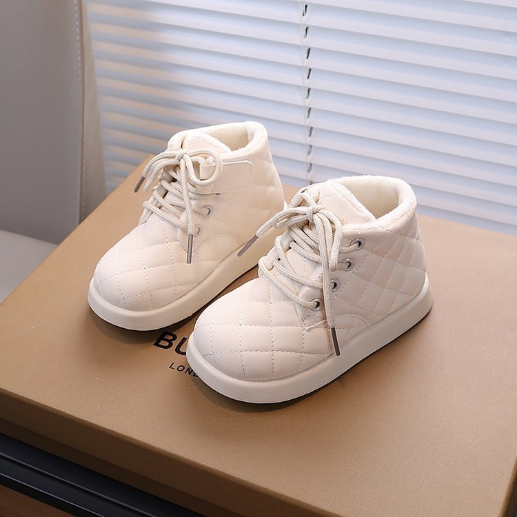 Gyerek téli cipő fleece béléssel, uniszex, felső anyaga: kettős rétegű marhabőr/műbőr, 7–12 év, kosárlabda cipő