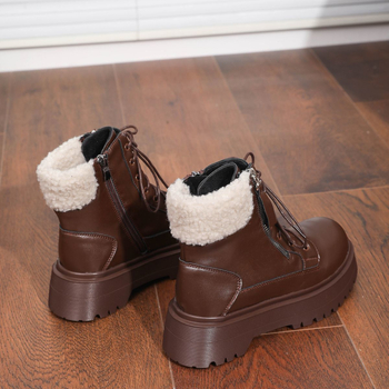 Magasító Martin csizmák, mikroszálas bőr felsőrész, elasztikus zárás, alacsony szár, műszőrmés bélés