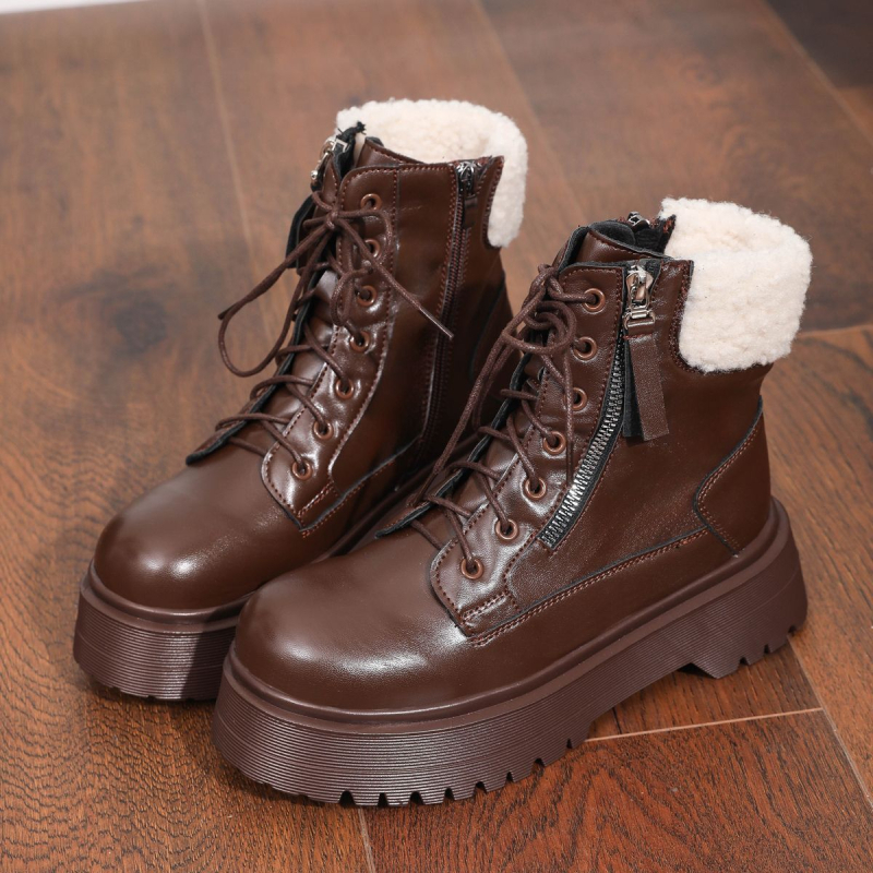 Magasító Martin csizmák, mikroszálas bőr felsőrész, elasztikus zárás, alacsony szár, műszőrmés bélés