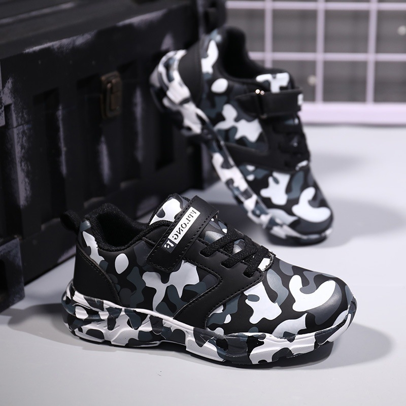 Gyerekeknek készült futócipő kamufláž mintával, hálós felsőrész, Velcro-zár, könnyű MD talp
