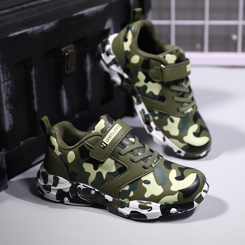 Gyerekeknek készült futócipő kamufláž mintával, hálós felsőrész, Velcro-zár, könnyű MD talp