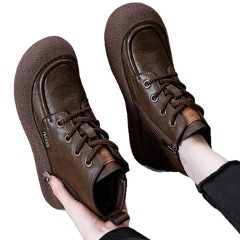 Divatcsizmák PU felsőrész, gumírozott talp, középtok 3-5 cm, középső szár, oldalsó cipzár