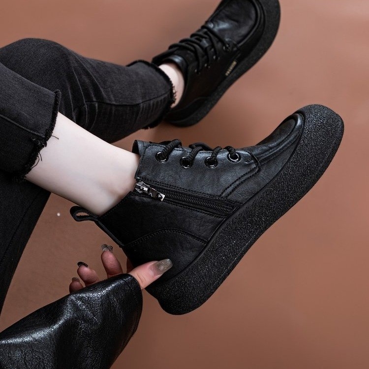 Divatcsizmák PU felsőrész, gumírozott talp, középtok 3-5 cm, középső szár, oldalsó cipzár