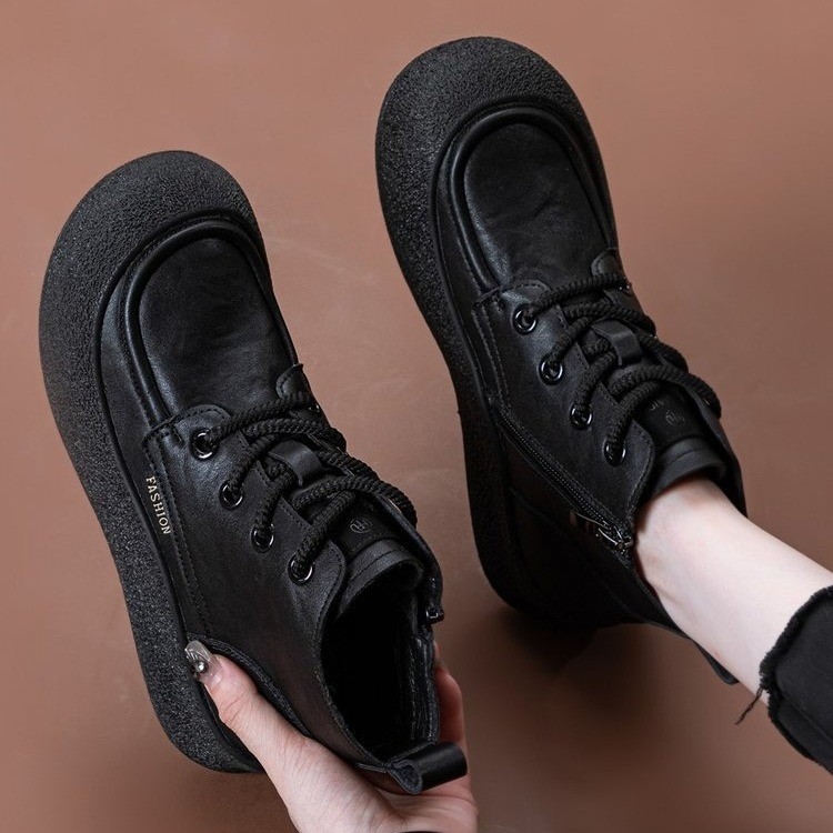 Divatcsizmák PU felsőrész, gumírozott talp, középtok 3-5 cm, középső szár, oldalsó cipzár