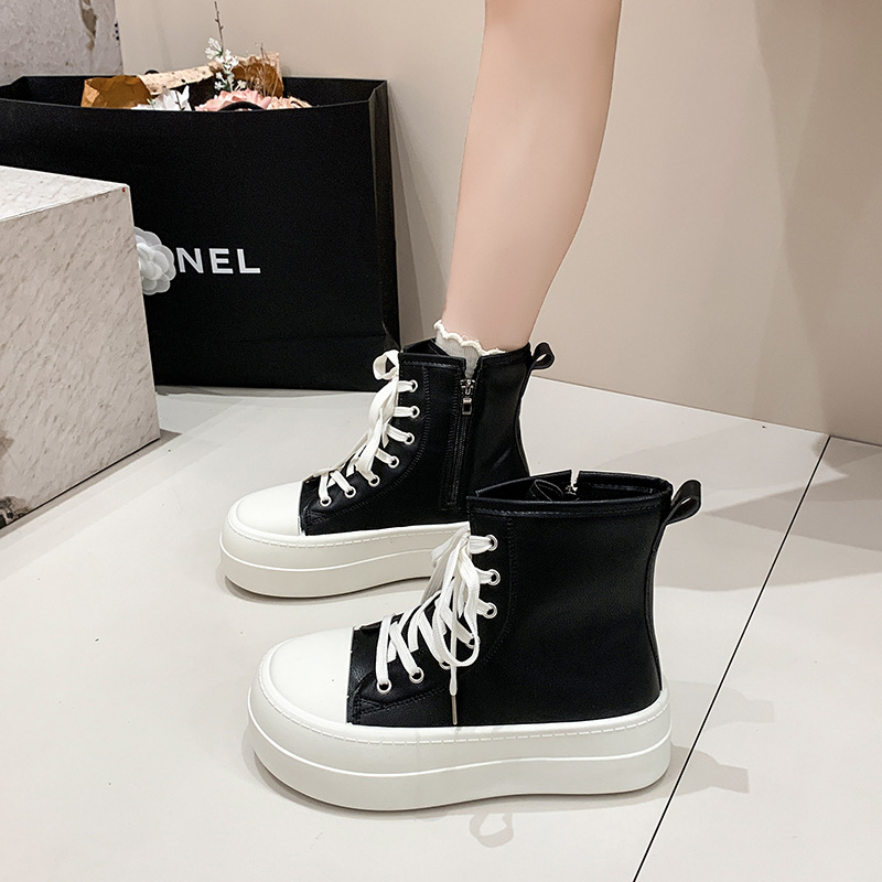 Női mindennapi sportcipő magas szárú kialakítással, magasságot növelő vastag talppal, PU bőr felsőrész, oldalsó cipzár, kerek orr