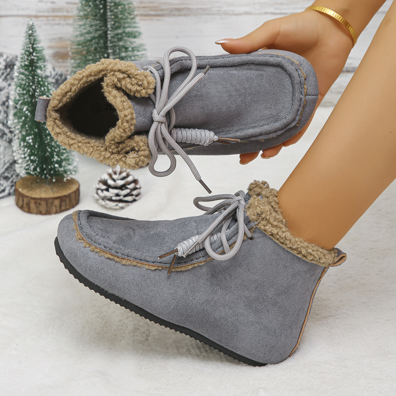 Дамски снегоботи с връзки, набук горна част, гумирана подметка, подплата от изкуствен пух, къс маншет