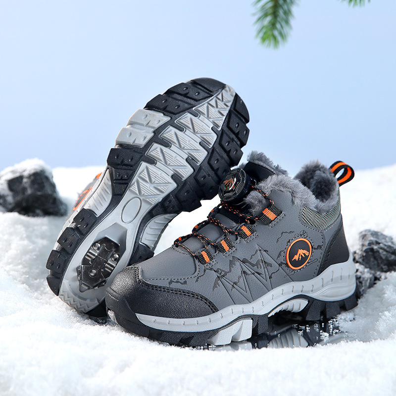 Uniszex gyerek túracipő, vastagított szigeteléssel, műbőr felsőrész, TPR talp, csúszásmentes és kopásálló.