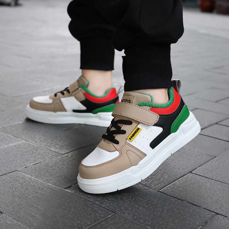 Téli gyerek sportcipő, könnyű, műbőr felsőrész kockás mintával, MD talp, tépőzár