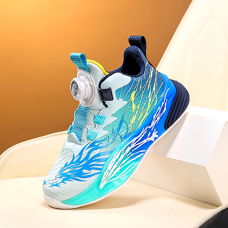 Fiú kosárlabda cipő | PU felső, MD talp, csíkos minta, légáteresztő, csúszásmentes, kopásálló, ütéscsillapítás, 4–16 éveseknek, 2025 őszén debütál