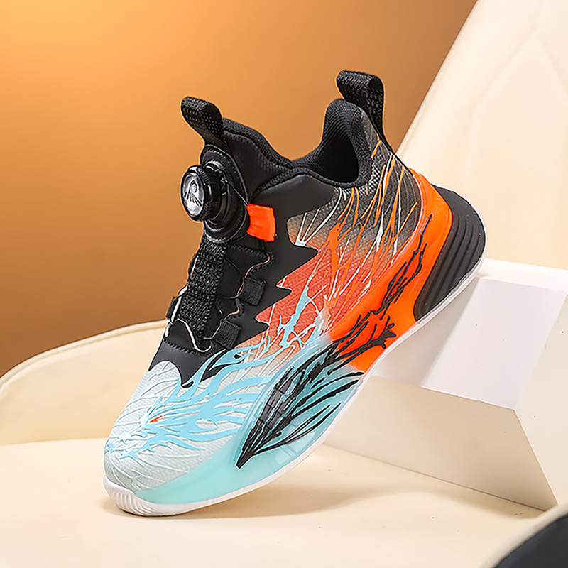 Fiú kosárlabda cipő | PU felső, MD talp, csíkos minta, légáteresztő, csúszásmentes, kopásálló, ütéscsillapítás, 4–16 éveseknek, 2025 őszén debütál