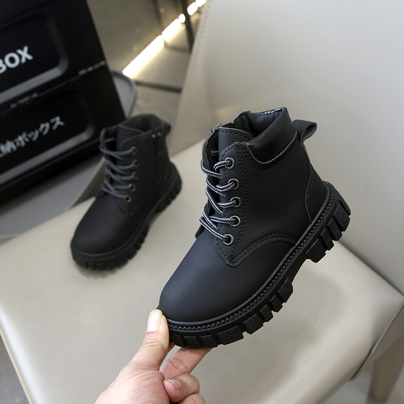 Uniszex Martin csizmák gyerekeknek, felsőrész: szintetikus bőr, talp: gumitalp, oldalsó cipzár, szár magassága: középmagas, PU talpbetét