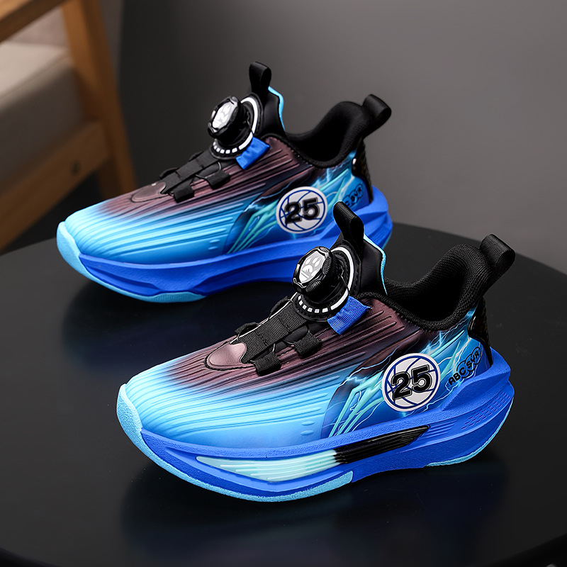 Fiú kosárlabda cipő, felső része szintetikus bőrből, EVA talp, téli, tavaszi és őszi szezonokra, mintázat: betű
