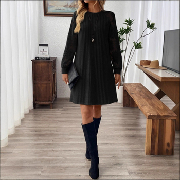 Csipke és kivágó részletekkel rendelkező ruha, kerek nyakú, hosszú ujjú, midi A-vonalú szabás