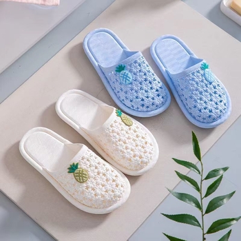 Dámske PVC sandále – leto, vnútorné/vonkajšie nosenie, protišmyk, bez zápachu, PVC horný materiál a podrážka