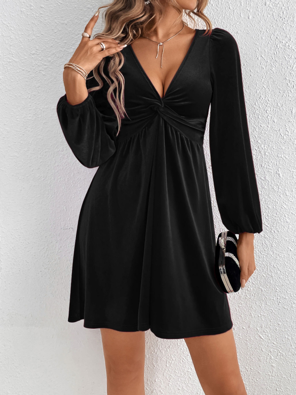 Кадифена рокля с V-образно деколте, А-силует, дълги пухкави ръкави, висока талия