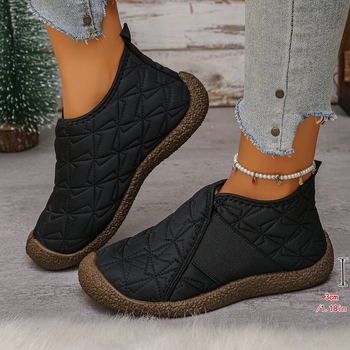Téli magas szárú slip-on cipő, PU felsőrész, gumírozott talp, kerek orr, alacsony sarok