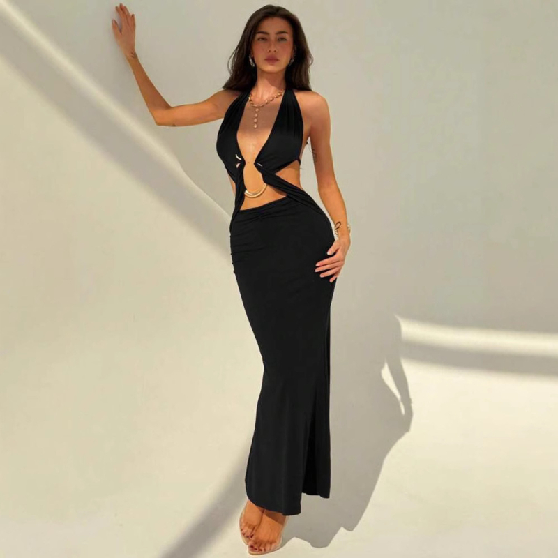 Haljina s halterom, dubokim V izrezom, otvorena leđa, ukras zmije; dugačka.