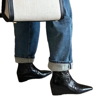 Női boka csizma retro stílusban, négyszögletes orrú, hátsó cipzár, alacsony sarok, PU felső