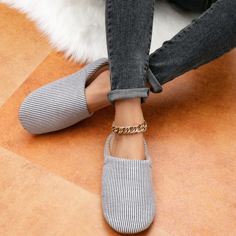 Issacoco namų šlepetės su vienu dirželiu iš fliso, japoniško stiliaus, minkšta pada, apvalus piršto galas