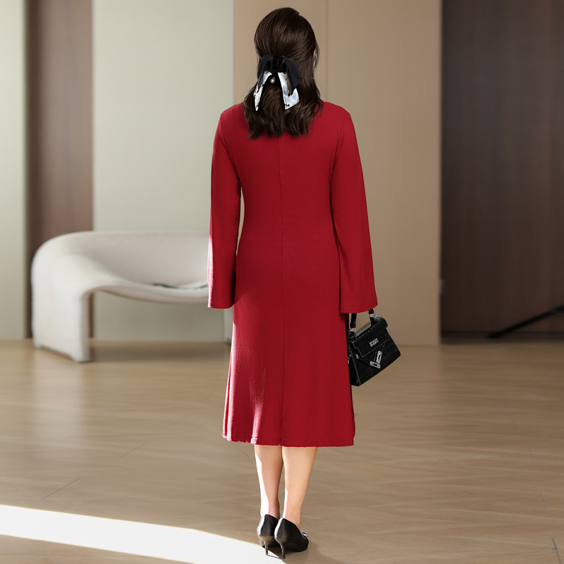 Francia kötött hosszú ujjú ruha V-nyakkal, pamut-elasztán keverék, pliszírozott midi hosszú szoknya