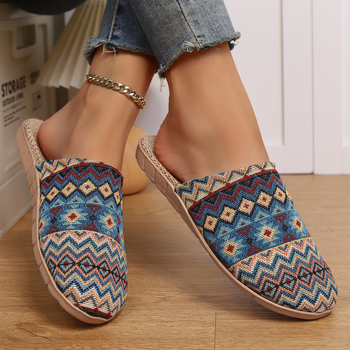 Női slip-on cipő, kerek orrú, virágos mintázat, textil felsőrész, EVA talp