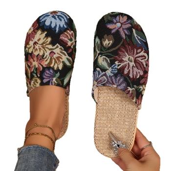 Női slip-on cipő, kerek orrú, virágos mintázat, textil felsőrész, EVA talp