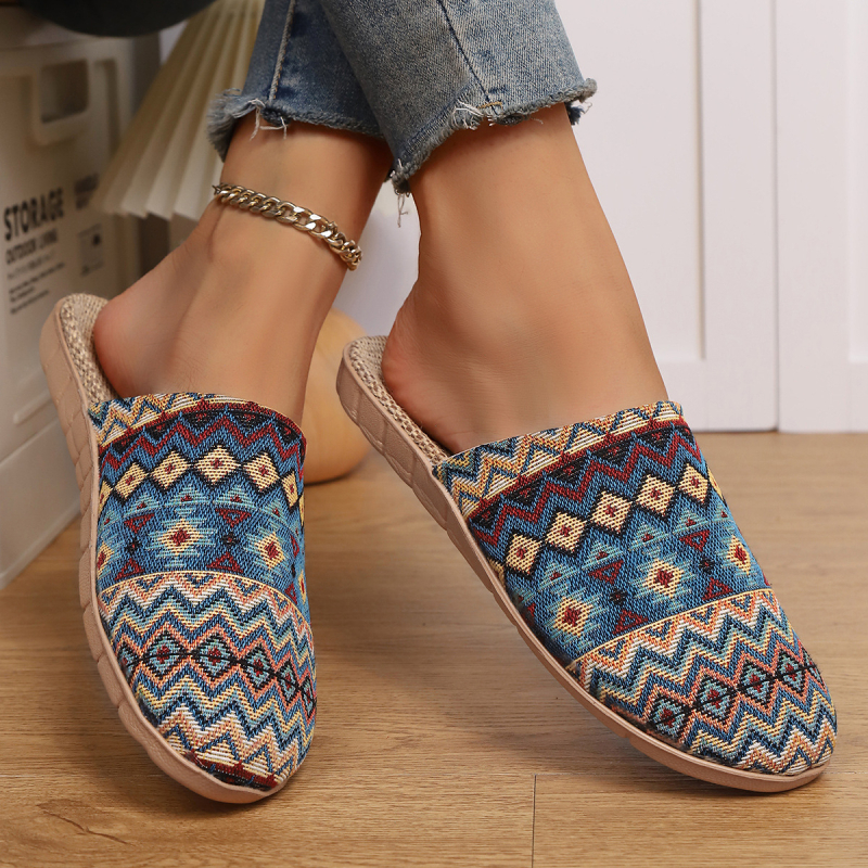 Női slip-on cipő, kerek orrú, virágos mintázat, textil felsőrész, EVA talp