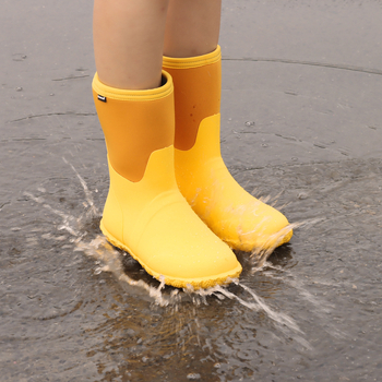Detské gumové čižmy do dažďa, guma, vysoký tubus, stredný podpätok 3–5 cm, vek 6–16 rokov