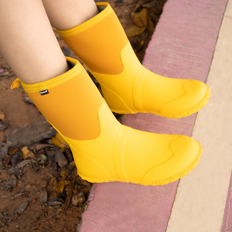 Detské gumové čižmy do dažďa, guma, vysoký tubus, stredný podpätok 3–5 cm, vek 6–16 rokov