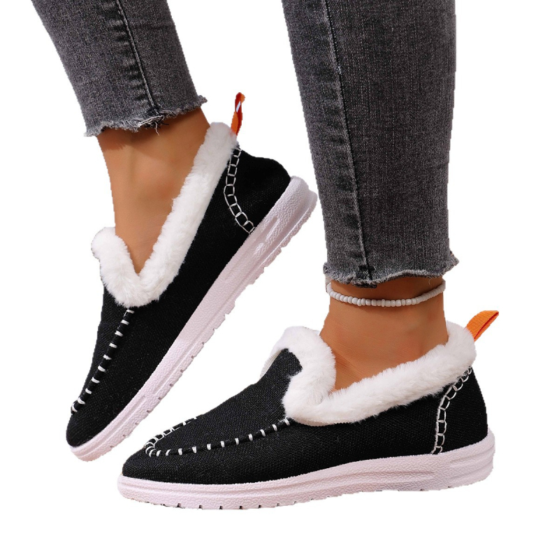 Női téli bakancs nubuk felsőrész, gumírozott talppal, alacsony szárú, slip-on, mesterséges szőrme béléssel