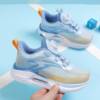 Unisex gyerekeknek készült futócipő hálós felsővel, légáteresztő és könnyű, EVA talppal, forgatható csattal záródó, 7–16 éveseknek