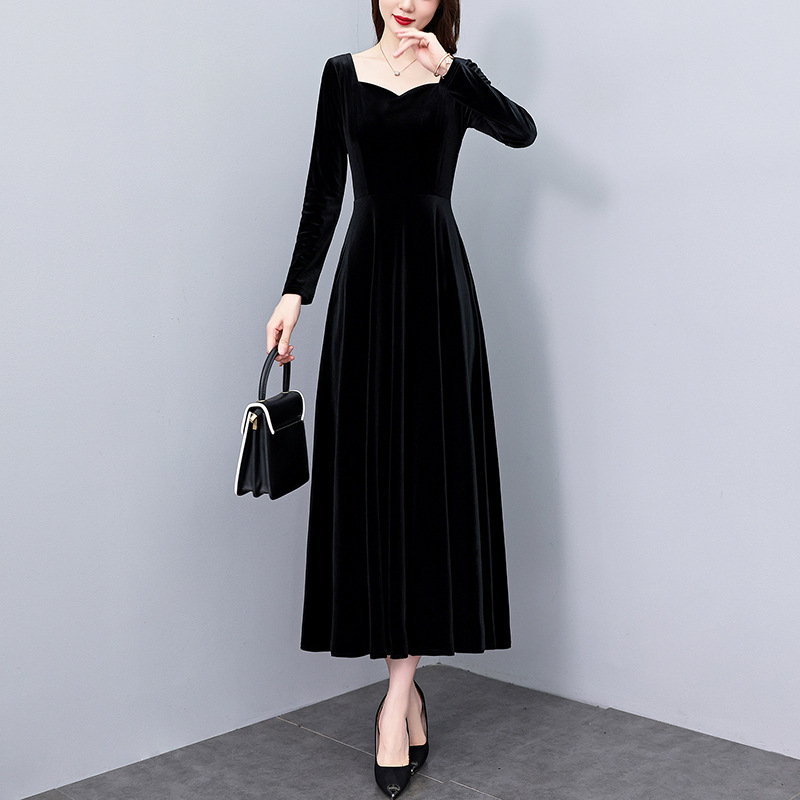 Velúr A-vonalú ruha, négyszögletes gallér, hosszú ujjú, hosszú ruha, poliészter-keverék 30–50%