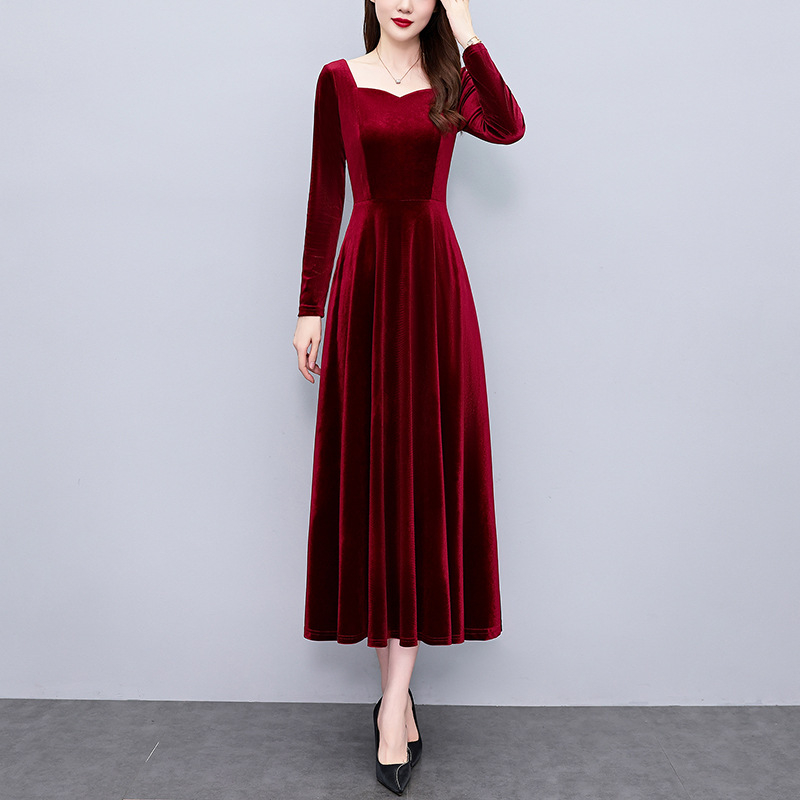 Velúr A-vonalú ruha, négyszögletes gallér, hosszú ujjú, hosszú ruha, poliészter-keverék 30–50%