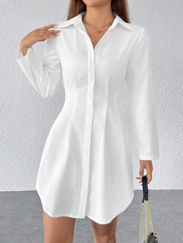 Rochie-camasa cu decolteu în V, mâneci lungi, croială în A, talie medie, material poliester rezistent la cute