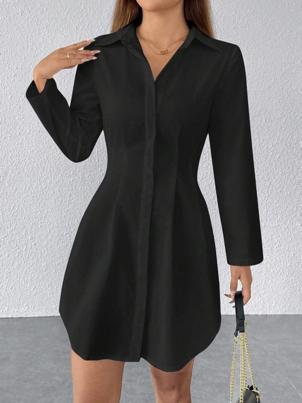 Rochie-camasa cu decolteu în V, mâneci lungi, croială în A, talie medie, material poliester rezistent la cute