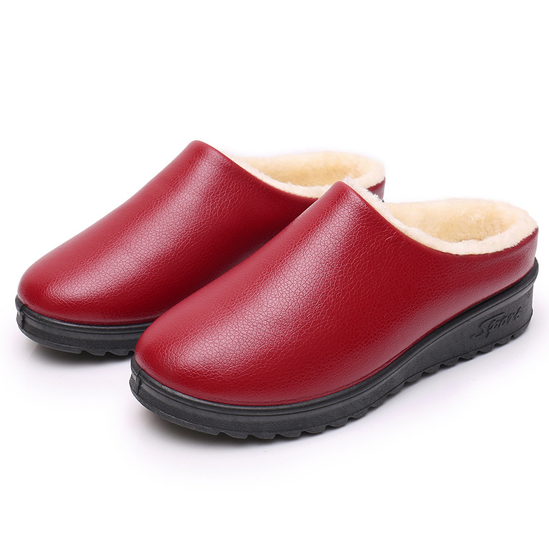 Ženské zimné topánky z PU vrchnej časti, podšité umelým krátkym plyšom, slip-on, guľatý špička, plochá päta