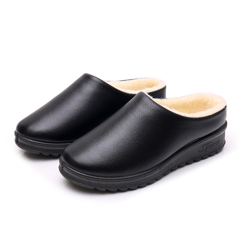 Ženské zimné topánky z PU vrchnej časti, podšité umelým krátkym plyšom, slip-on, guľatý špička, plochá päta