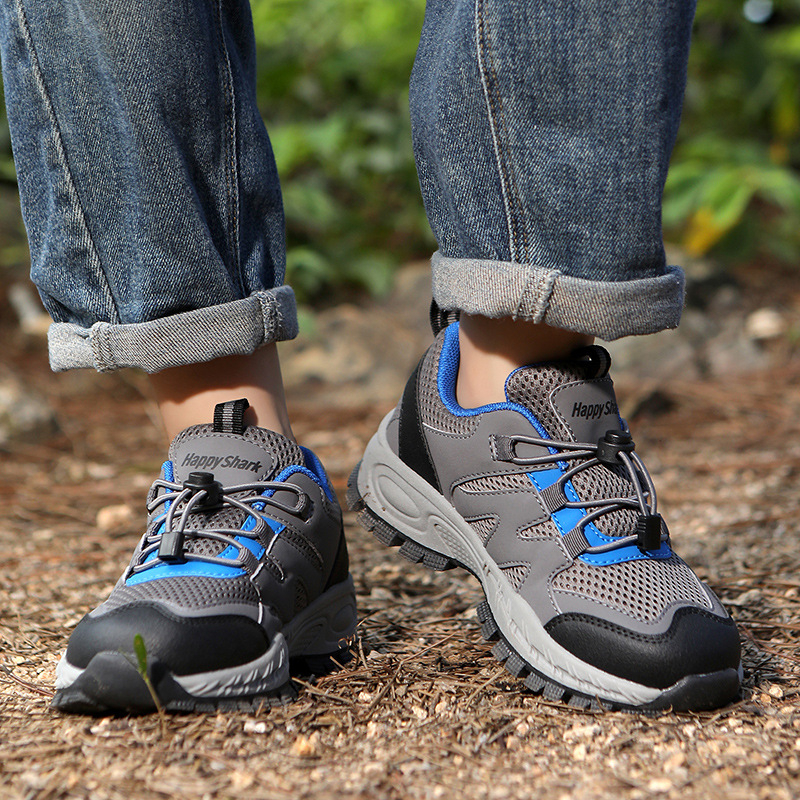 Детски планински обувки за ходене с дишаща мрежеста горна част, гумена подметка и предна връзка, подходящи за зимен, пролетен и есенен сезон.