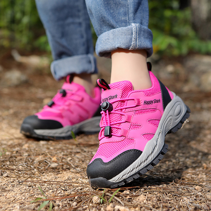 Детски планински обувки за ходене с дишаща мрежеста горна част, гумена подметка и предна връзка, подходящи за зимен, пролетен и есенен сезон.
