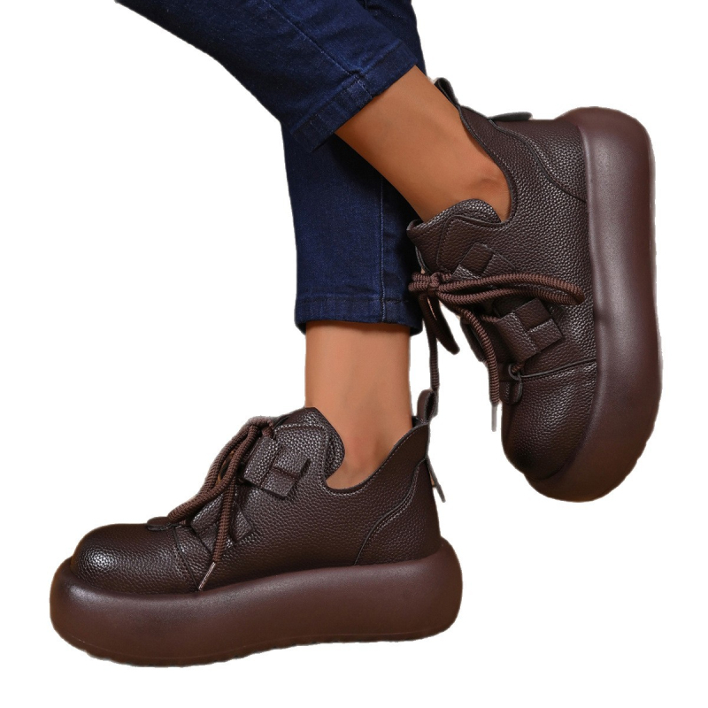 Chelsea pre ženy, stredná výška lýtka, okrúhla špička, PU vrchný materiál, gumová podrážka, nízka päta 1–3 cm