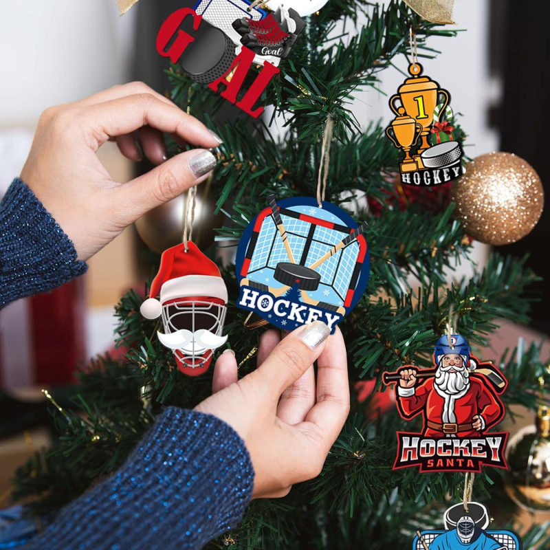 Drevené ozdoby na Vianoce: Sada 36 zahnutých hokejových korčúľ – drevené ozdoby, Značka Independent, Model 22126