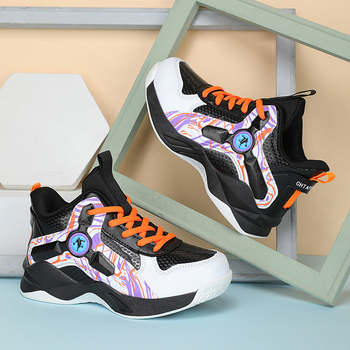 Detská basketbalová obuv pre jeseň 2025 – pruhovaný vzor, vrchná časť z umelej kože, podrážka MD, priedušné, protišmykové