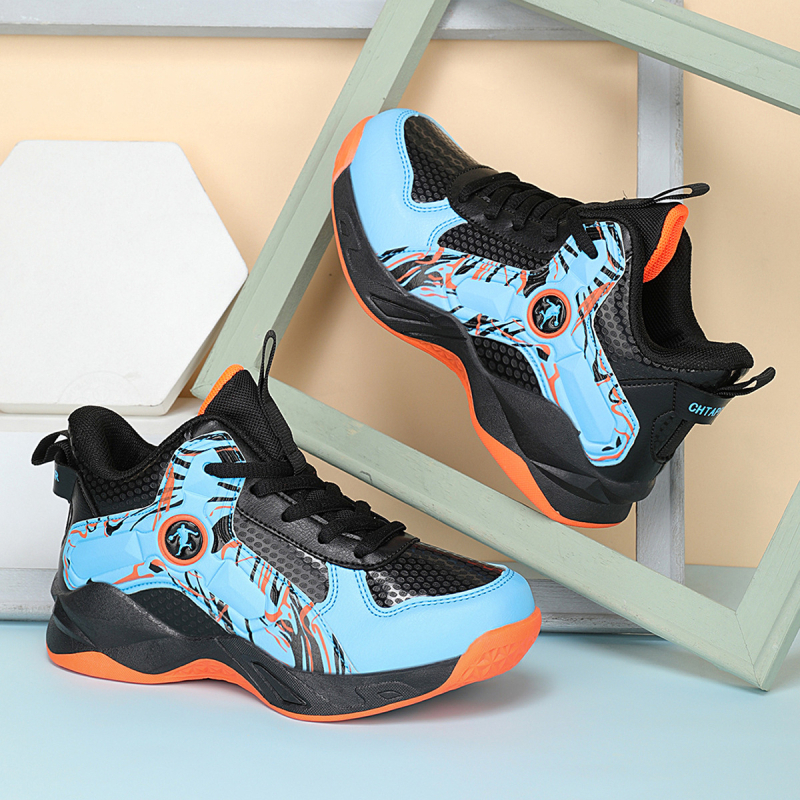 Detská basketbalová obuv pre jeseň 2025 – pruhovaný vzor, vrchná časť z umelej kože, podrážka MD, priedušné, protišmykové