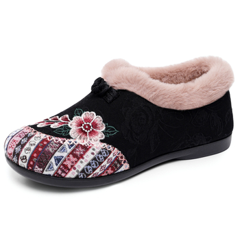 Női téli pamut csizma hímzéssel, etnikus stílus, slip-on zárás, alacsony szár, pamut bélés